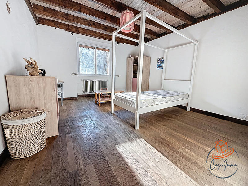 Maison - 367 m² - 9 pièces