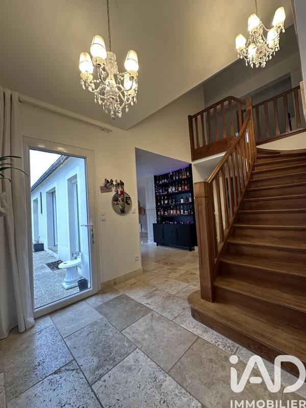 Maison de maîtres - 260 m² - 8 pièces