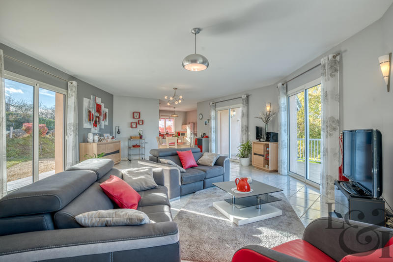 Maison - 174 m² - 6 pièces