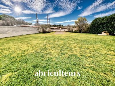 Terrain constructible - 800 m²