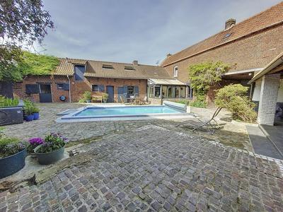 Maison - 151 m² - 7 pièces