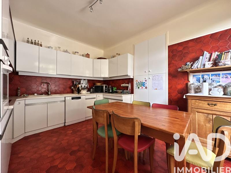 Maison - 212 m² - 10 pièces