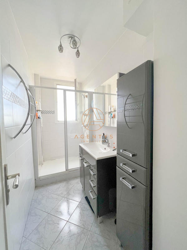 Appartement - 65 m² - 4 pièces