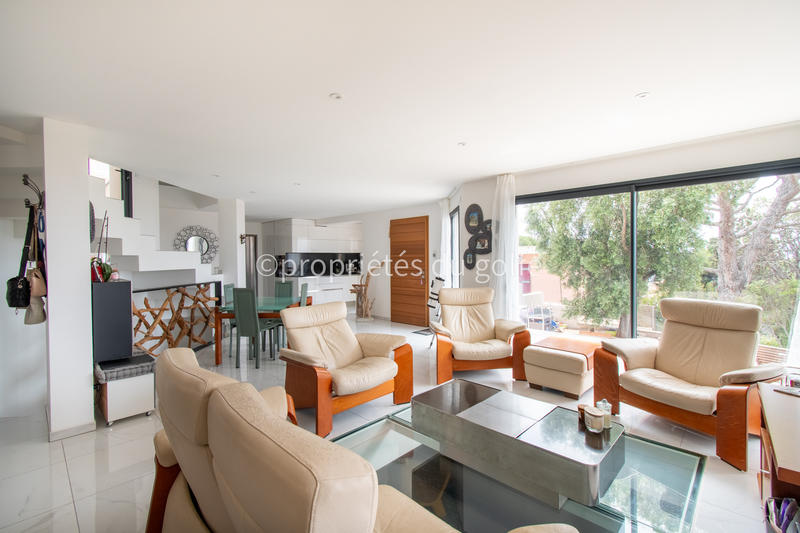 Maison - 200 m² - 6 pièces