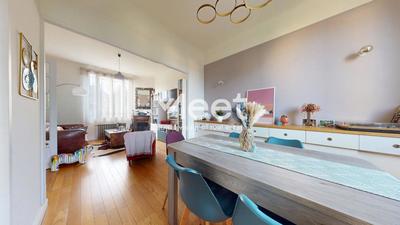 Maison - 93 m² - 5 pièces