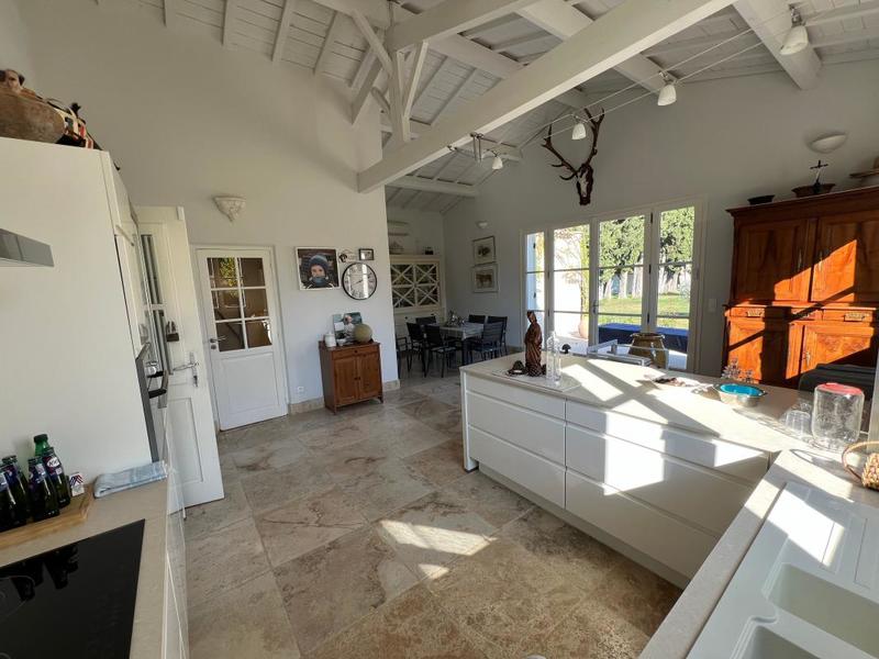 Mas - 262 m² - 8 pièces