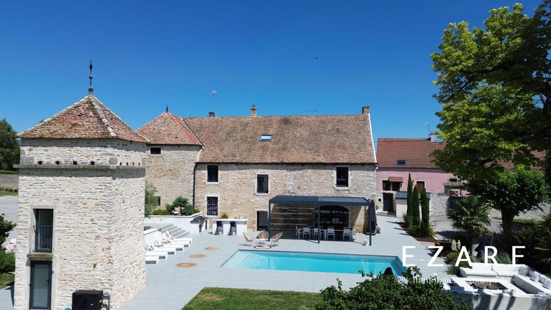 Maison - 645 m² - 23 pièces