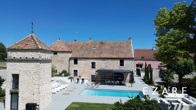 Maison - 645 m² - 23 pièces