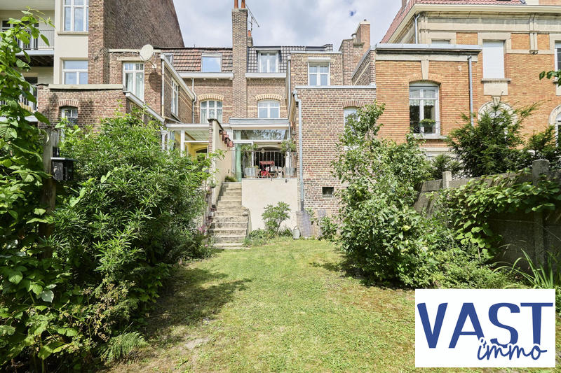 Maison ancienne - 172 m² - 8 pièces