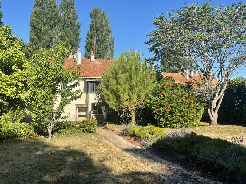 Maison - 211 m² - 7 pièces