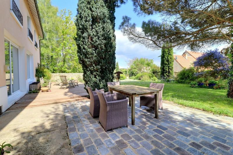 Maison - 301 m² - 11 pièces