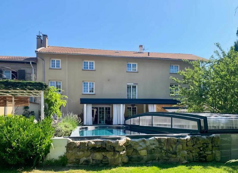 Maison - 280 m² - 7 pièces