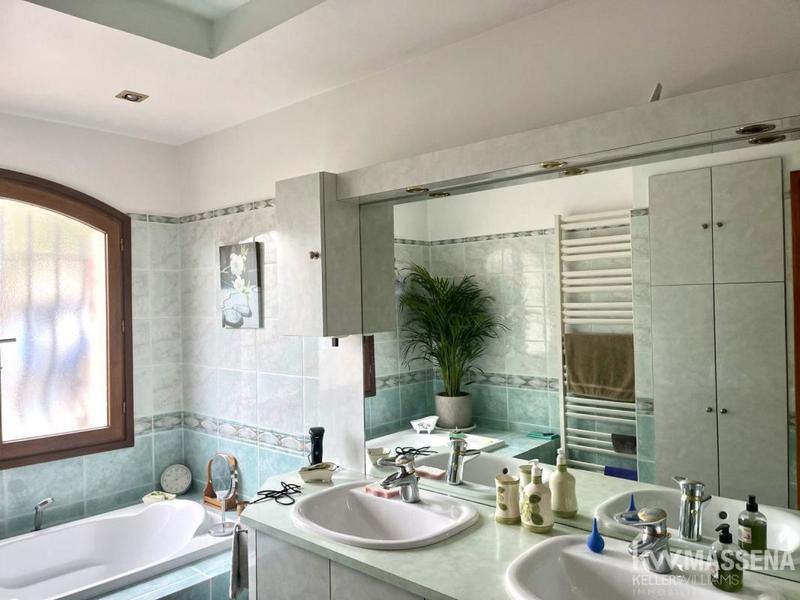 Villa - 125 m² - 6 pièces