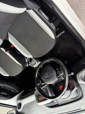 Toyota Aygo 1.O X 5 Portes Automatic