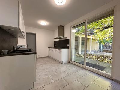 Maison - 195 m² - 7 pièces