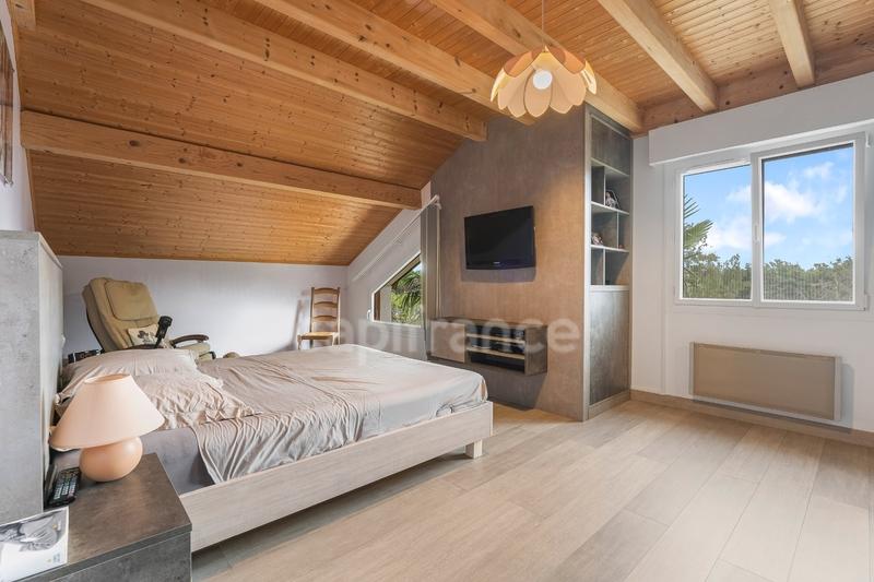 Maison - 151 m² - 5 pièces