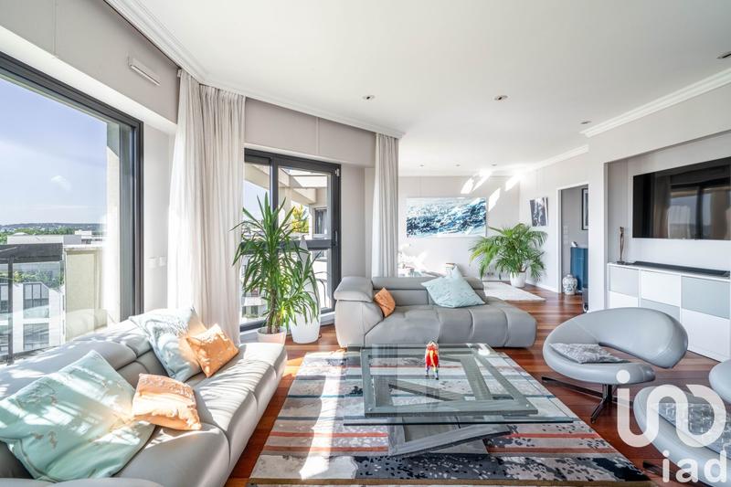 Duplex - 239 m² - 7 pièces