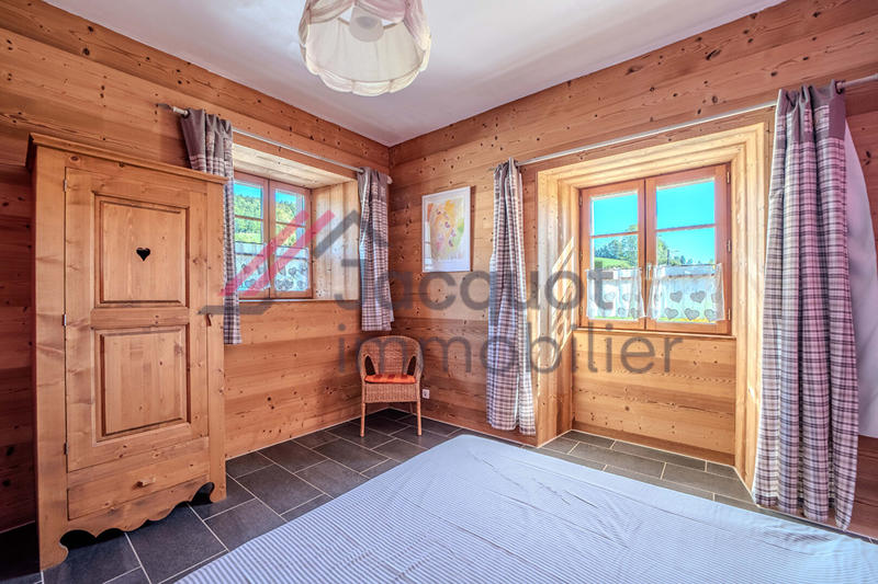 Maison - 300 m² - 9 pièces