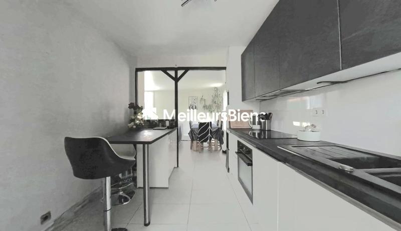 Maison - 97 m² - 5 pièces