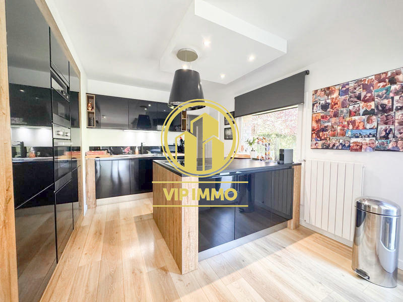 Maison - 141 m² - 5 pièces