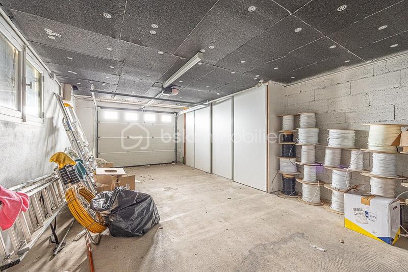 Maison - 93 m² - 7 pièces