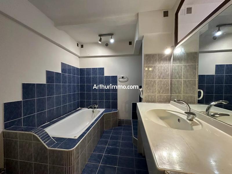 Maison - 290 m² - 12 pièces