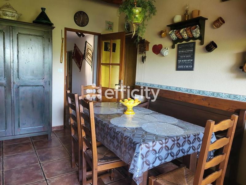 Maison - 165 m² - 8 pièces