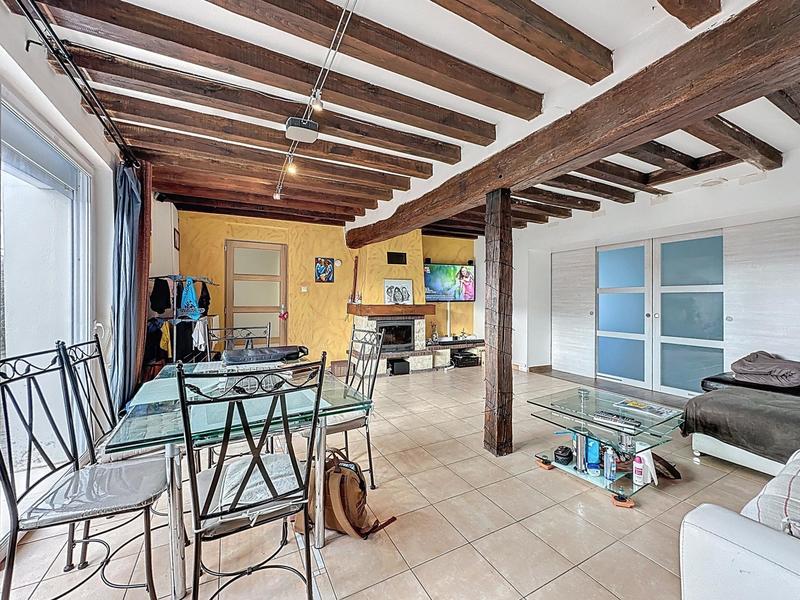 Maison - 240 m² - 9 pièces