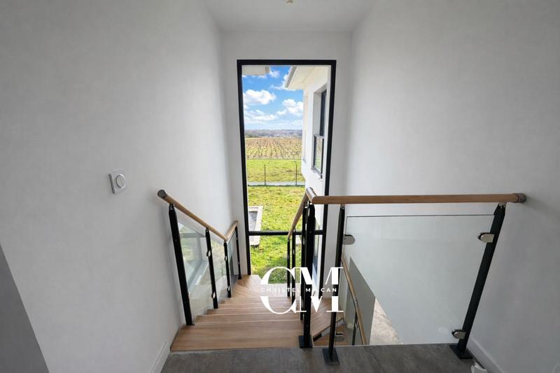 Villa - 215 m² - 8 pièces