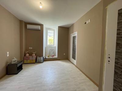 Maison - 177 m² - 7 pièces