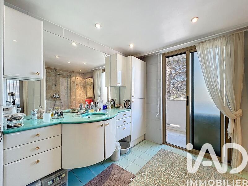 Appartement - 106 m² - 4 pièces