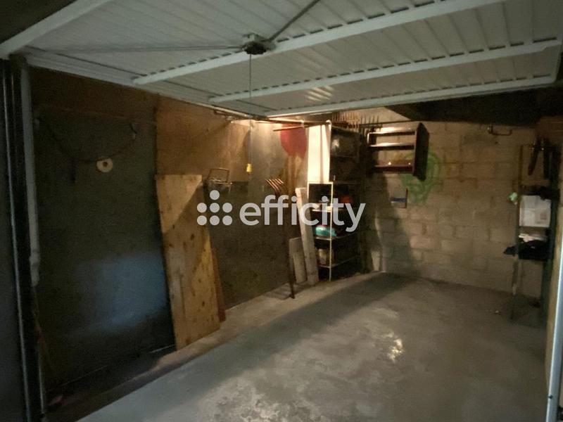 Parking / Garage - 13 m²