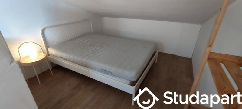 Chambre - 11 m² - 1 pièce