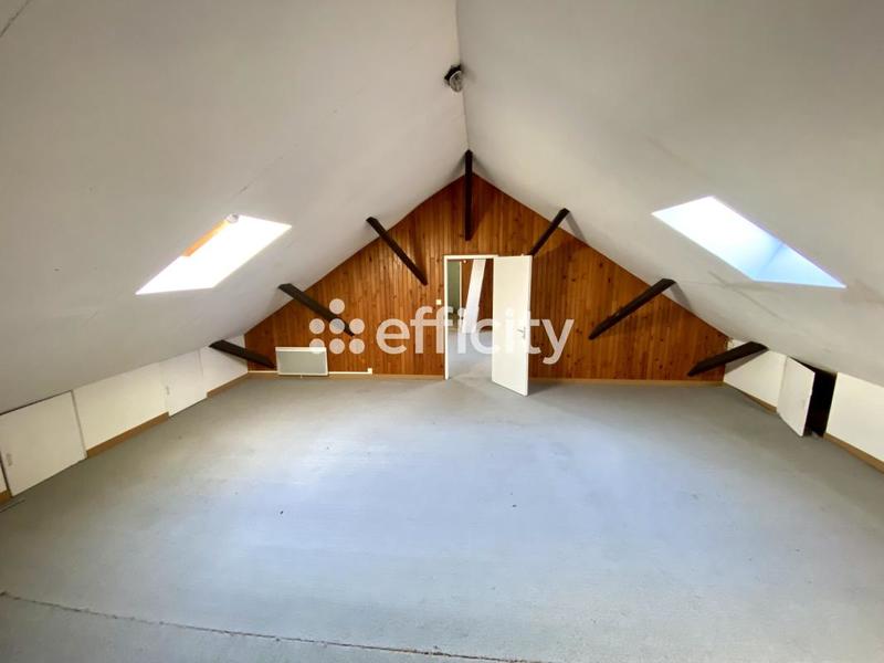 Maison - 232 m² - 8 pièces