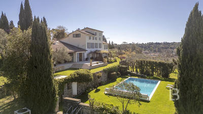 Maison - 401 m² - 9 pièces