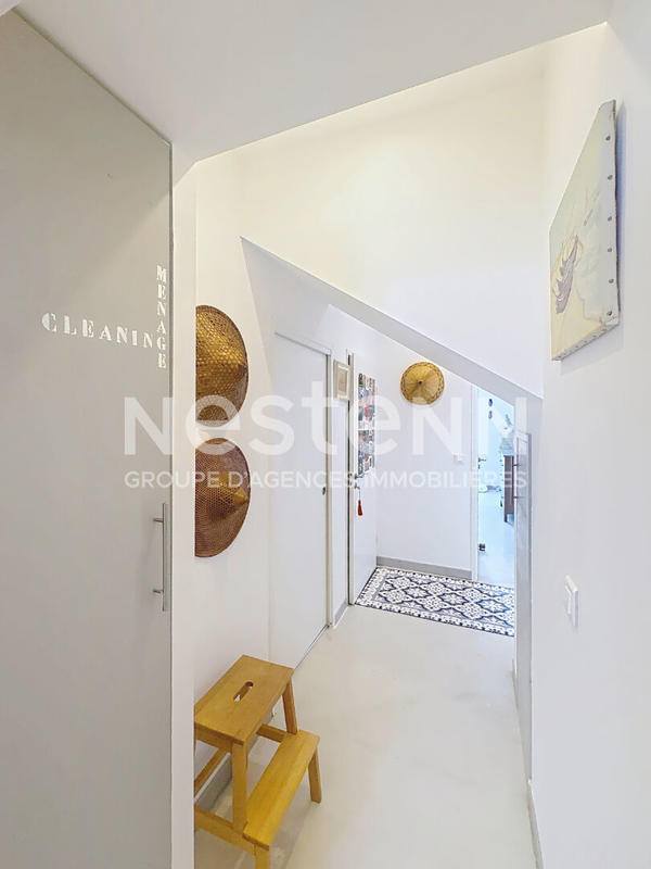 Maison - 185 m² - 9 pièces