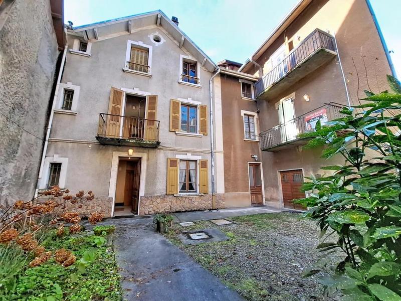 Maison - 177 m² - 7 pièces
