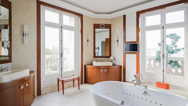 Appartement - 288 m² - 7 pièces