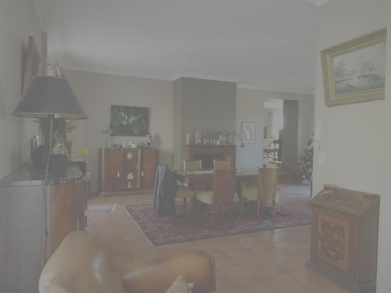 Maison - 230 m² - 6 pièces