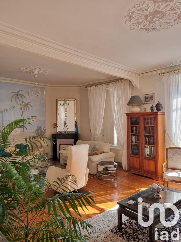 Appartement - 169 m² - 8 pièces