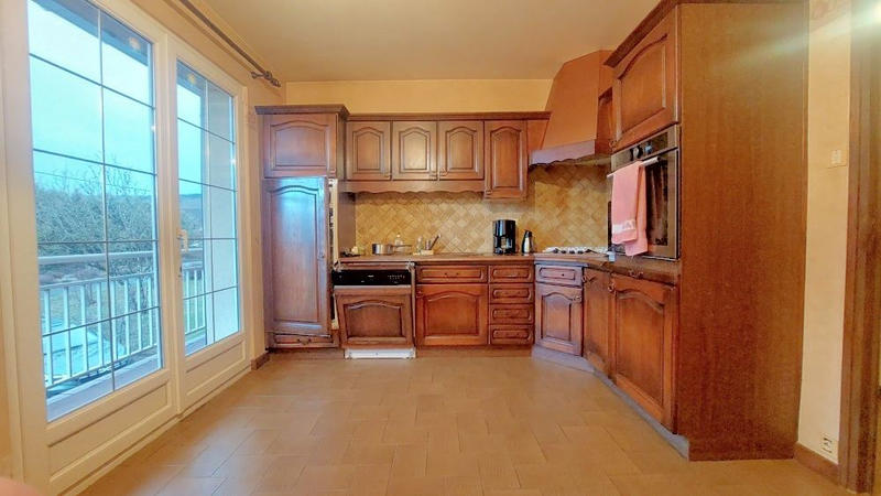 Maison - 140 m² - 11 pièces