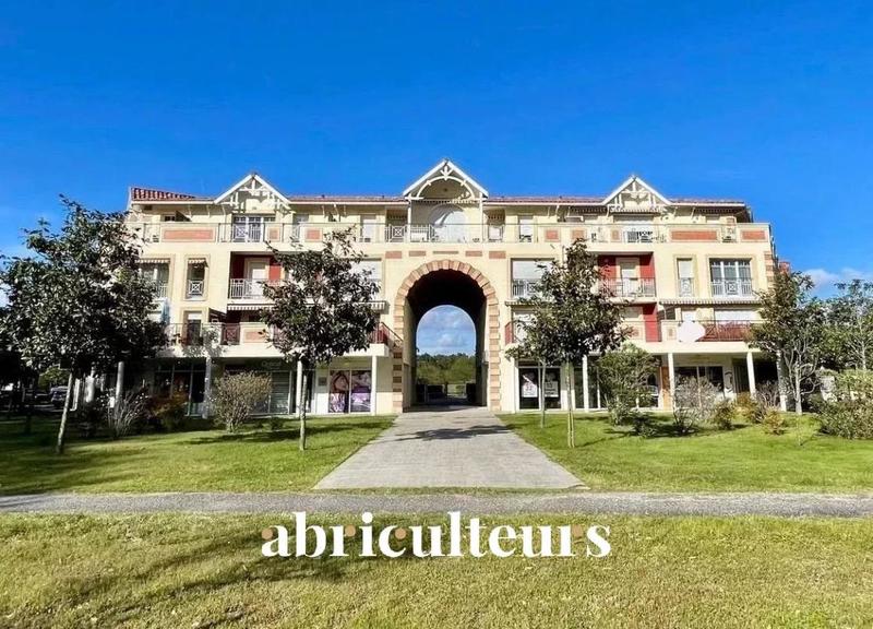 Appartement - 90 m² - 4 pièces