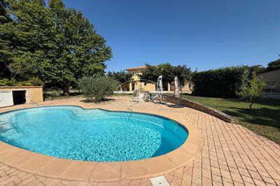 Villa - 206 m² - 6 pièces