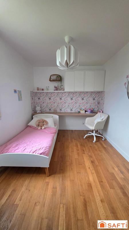 Maison - 180 m² - 7 pièces