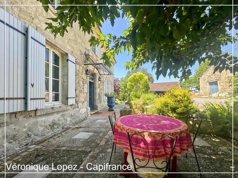 Maison - 524 m² - 8 pièces