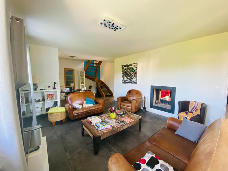 Propriété - 223 m² - 7 pièces