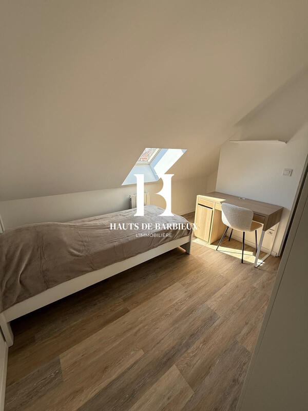 Maison - 95 m² - 6 pièces