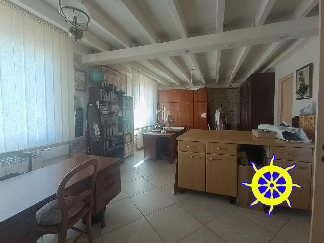 Maison ancienne - 190 m² - 7 pièces