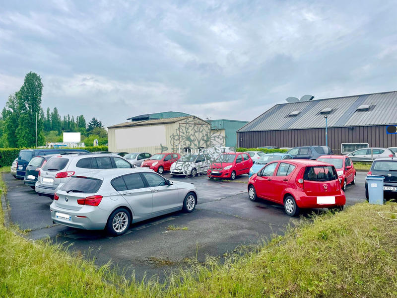 Fonds de commerce - Local commercial - 825 m²