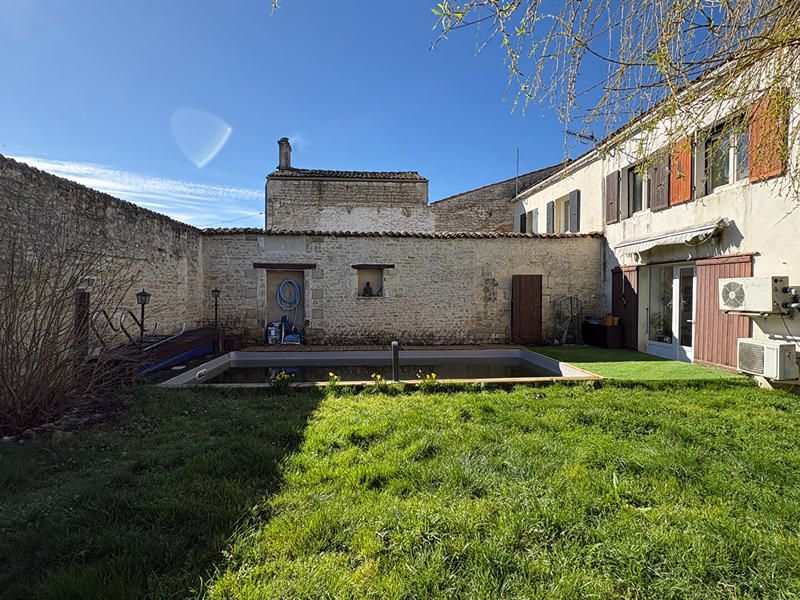 Maison - 93 m² - 4 pièces